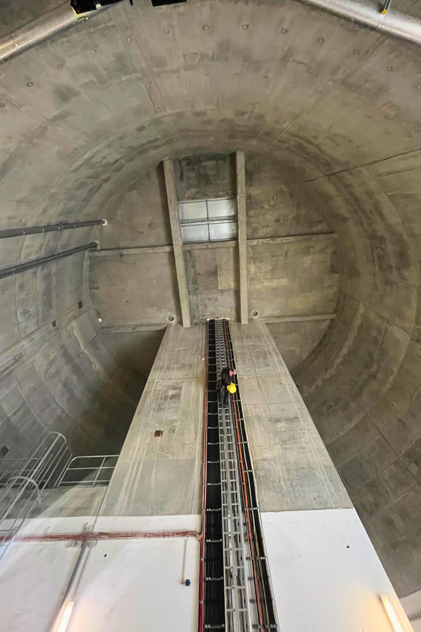 Elektroinstallation an schwer zugänglicher Anlage