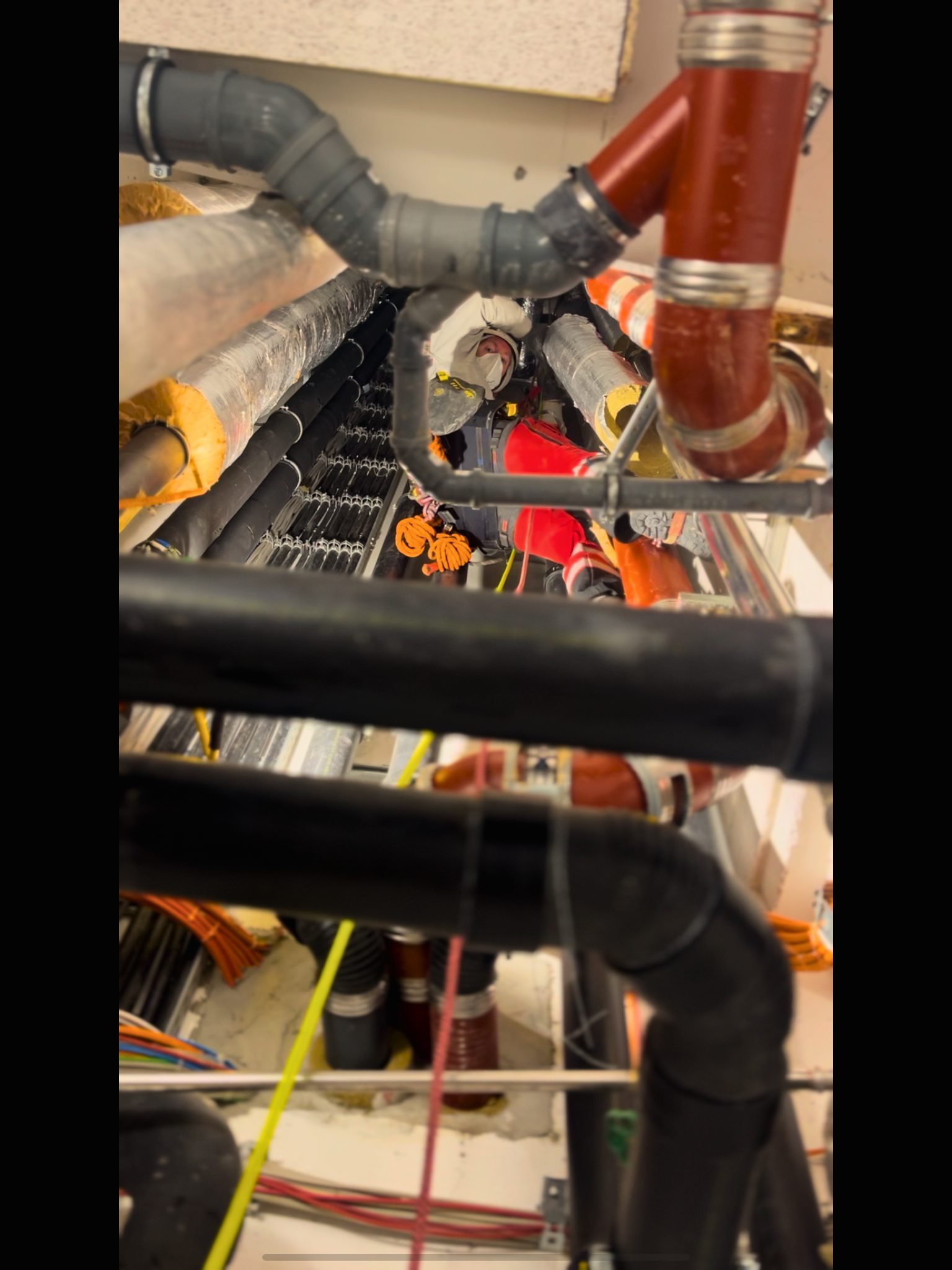 Schadensanalyse im Versorgungsschacht